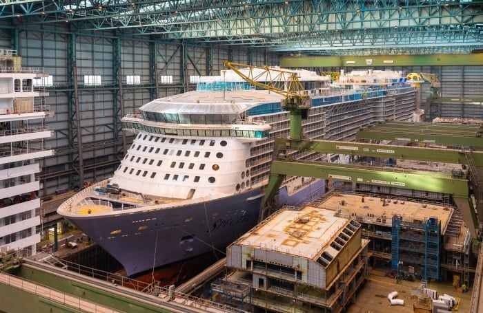 Spectrum of the Seas en construction au chantier naval Meyer Werft à Papenburg, Allemagne