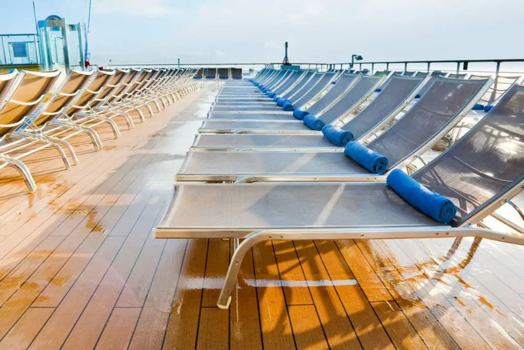 Transats pour bateaux de croisière avec serviettes