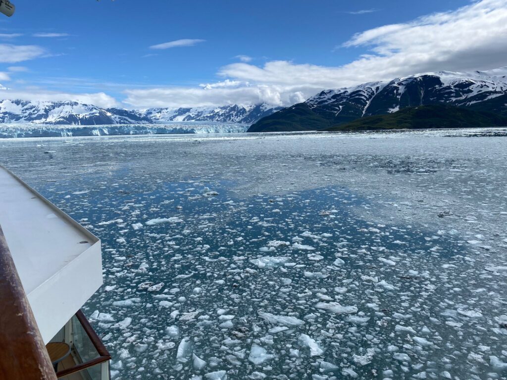 Photo d'un glacier prise depuis le bateau de croisière Celebrity en Alaska