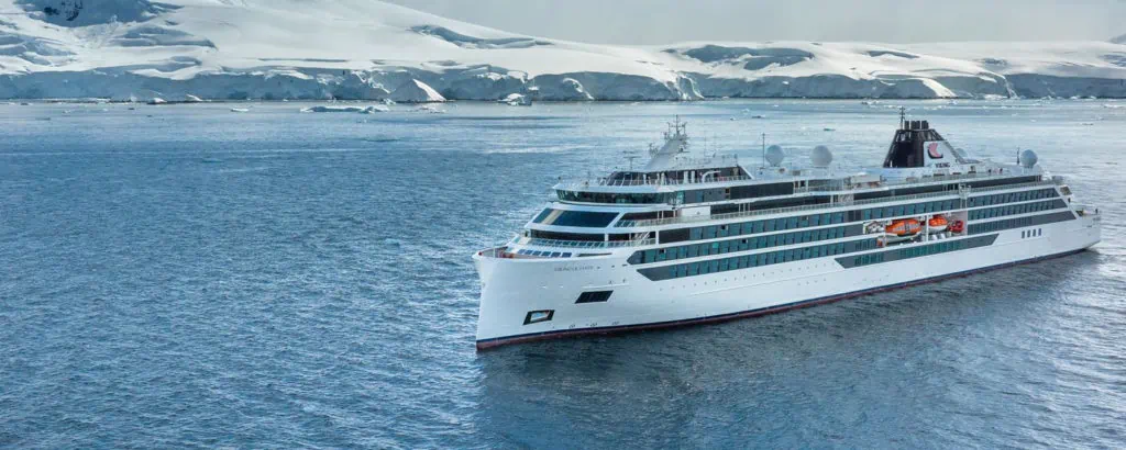 Viking Octantis naviguant dans l'Arctique