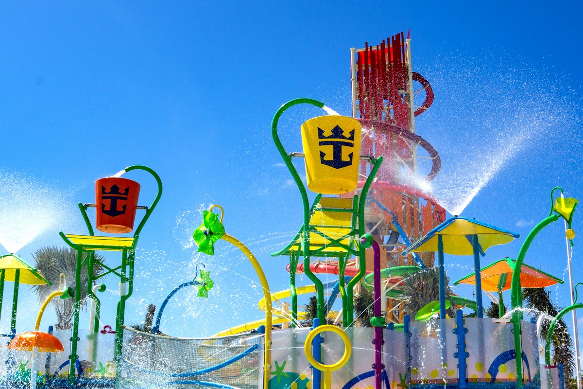   Splashaway Bay à Perfect Day à CocoCay accueille aujourd'hui ses premiers invités lors de son ouverture officielle.