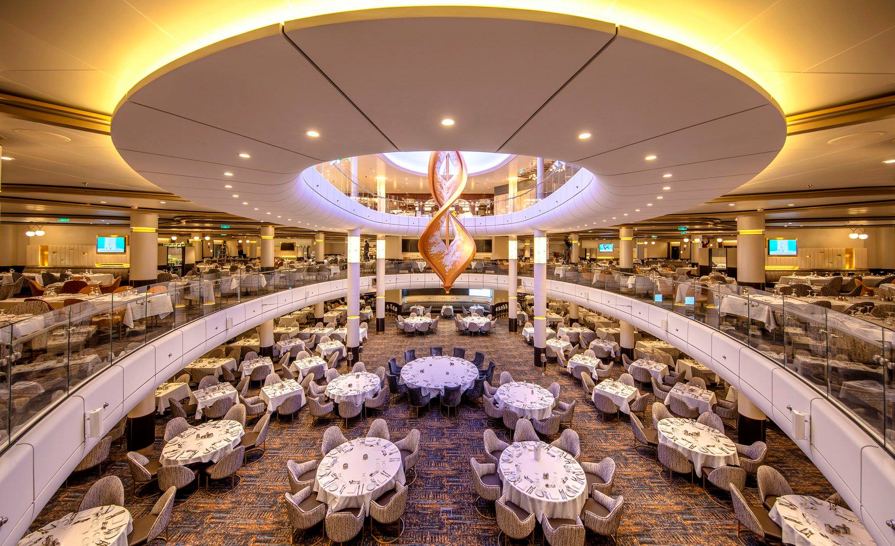 Salle à manger principale du Spectrum of the Seas