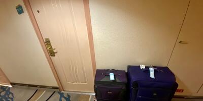 Valises dans le couloir