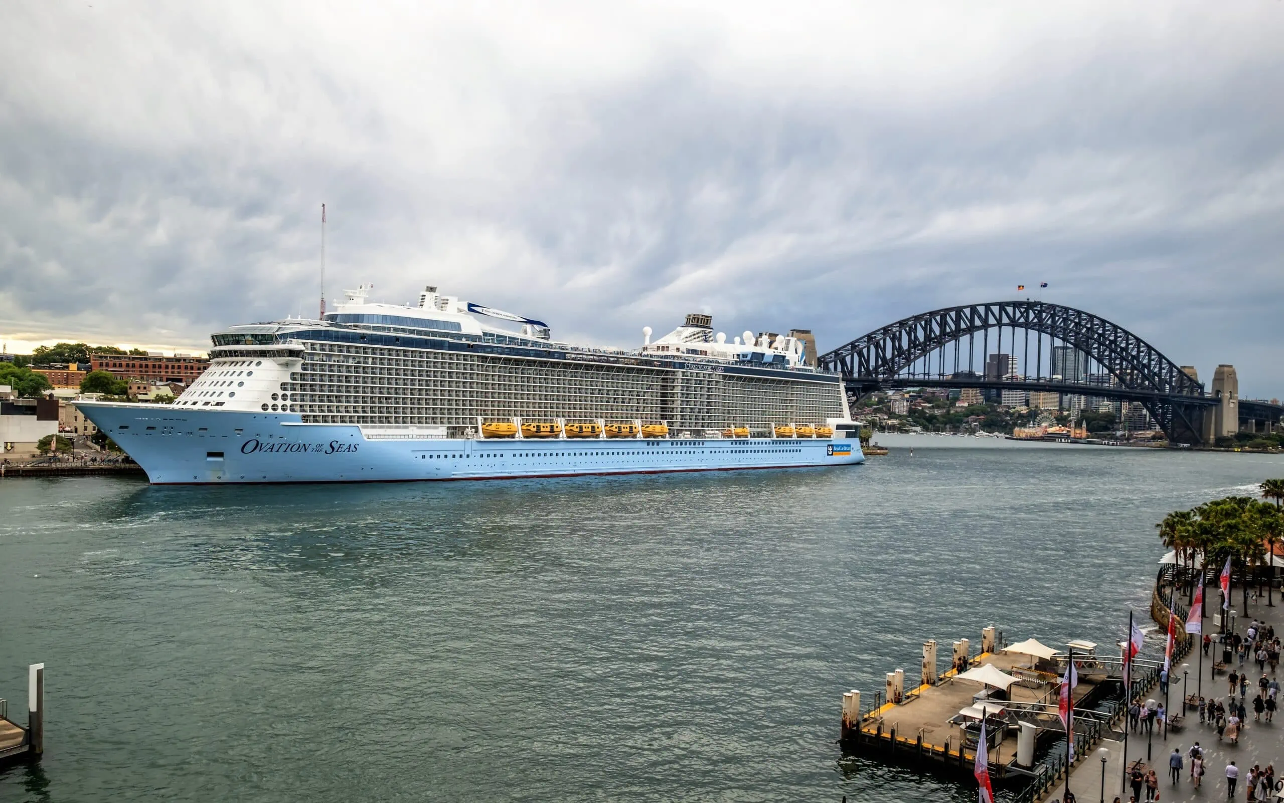 Ovation of the Seas amarré à Sydney, Australie